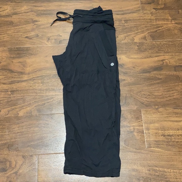 Lululemon Studio Crop Black size 4 - Picture 8 of 9